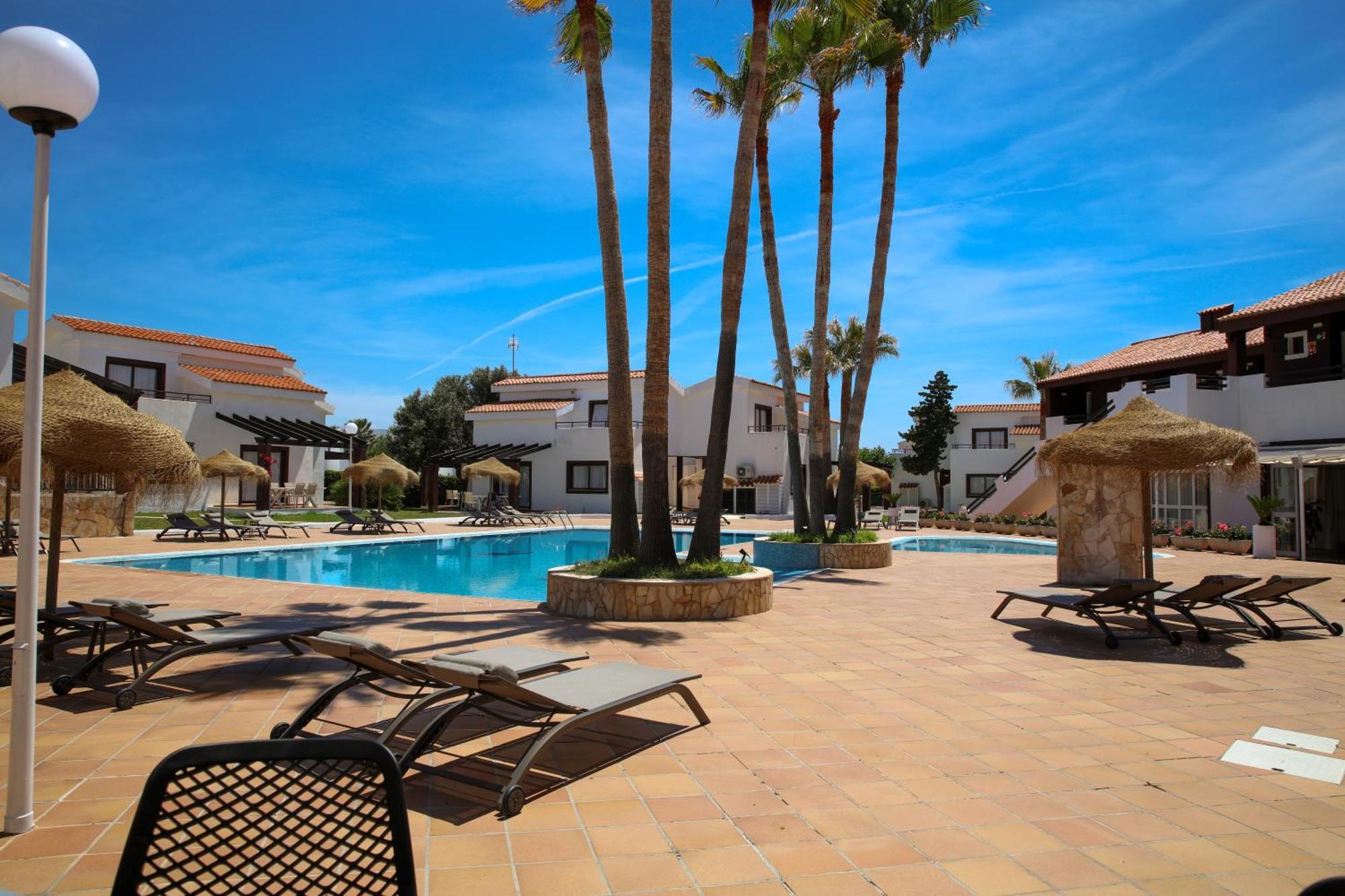 Nuramar Aparthotel