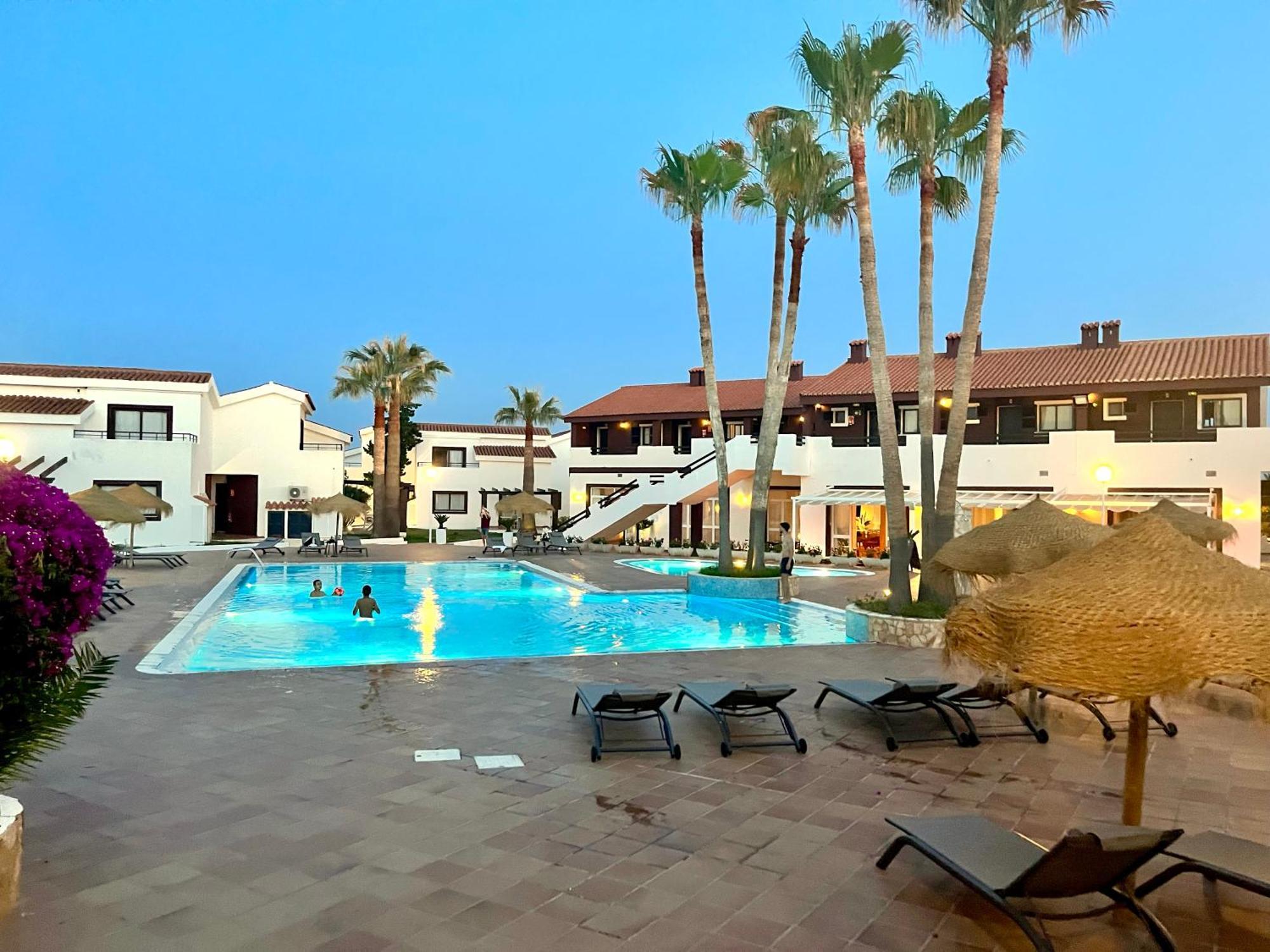 Apart-hotel Nuramar